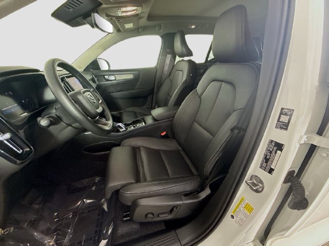 Used 2026 Volvo XC40 B5 Plus AWD/4WD image 21