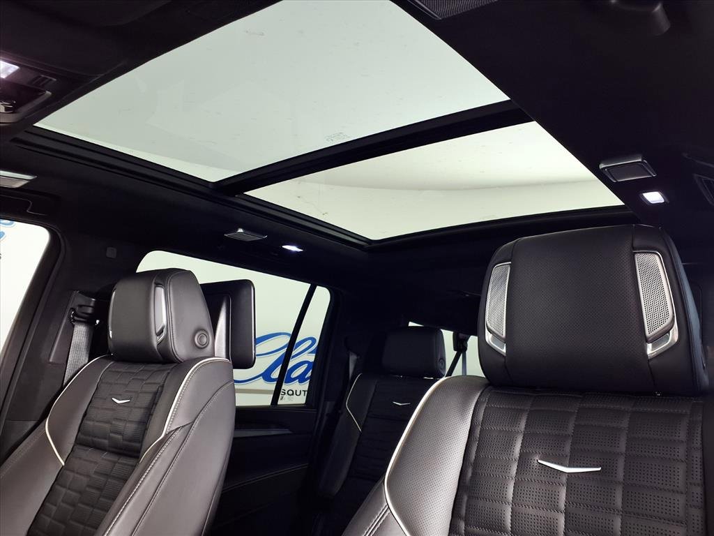 Used 2025 Cadillac Escalade ESV Sport Platinum image 16