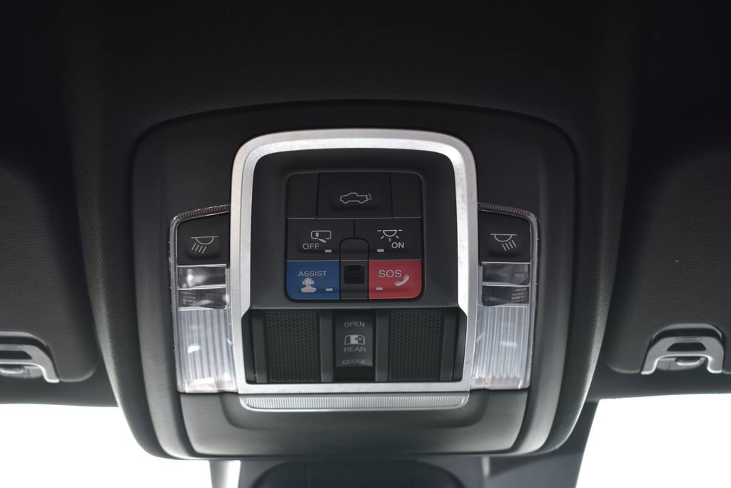 Used 2019 RAM 1500 Laramie AWD/4WD image 45