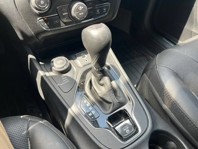Used 2020 Jeep Cherokee Limited AWD/4WD image 17