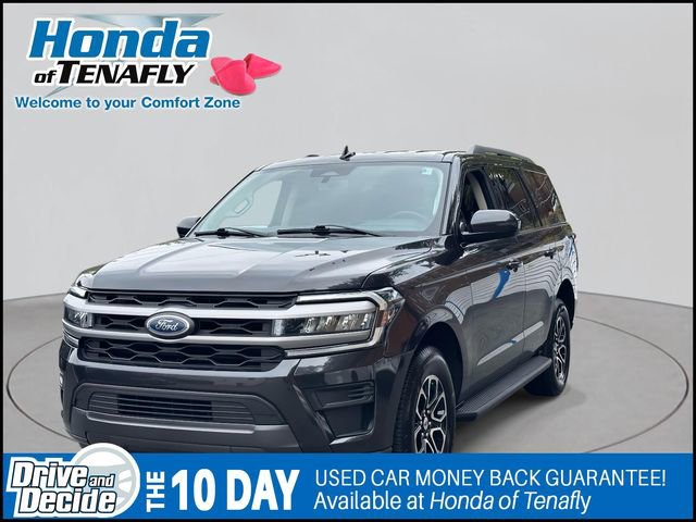 Used 2024 Ford Expedition XLT image 2