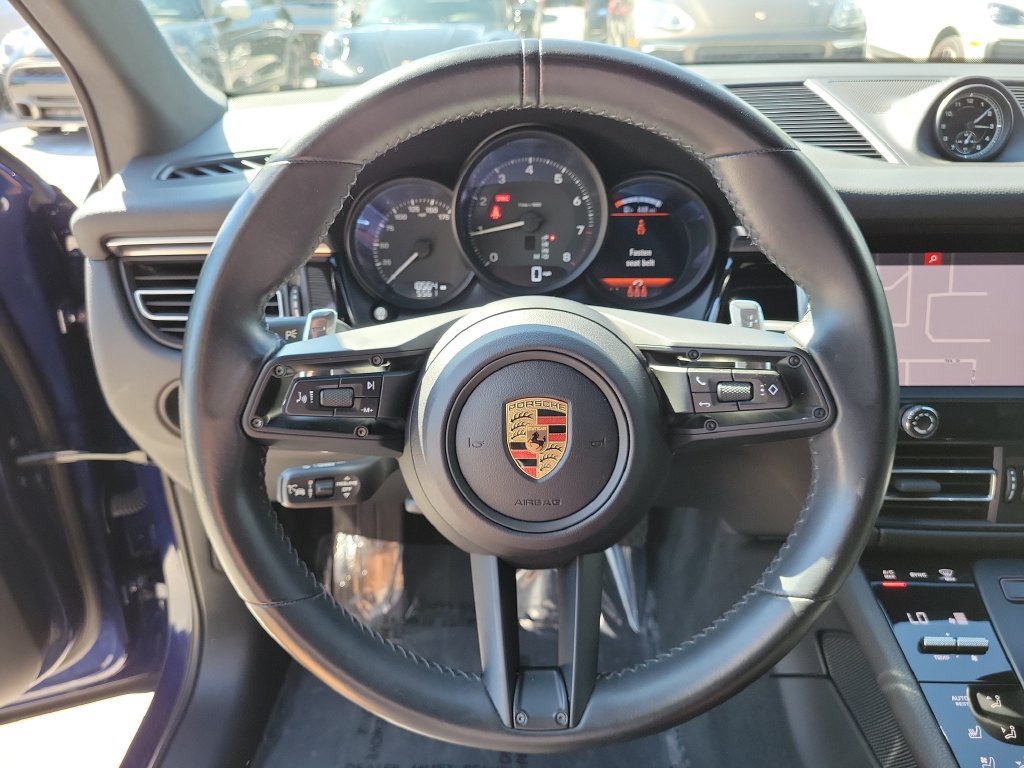 Certified 2024 Porsche Macan AWD/4WD image 36