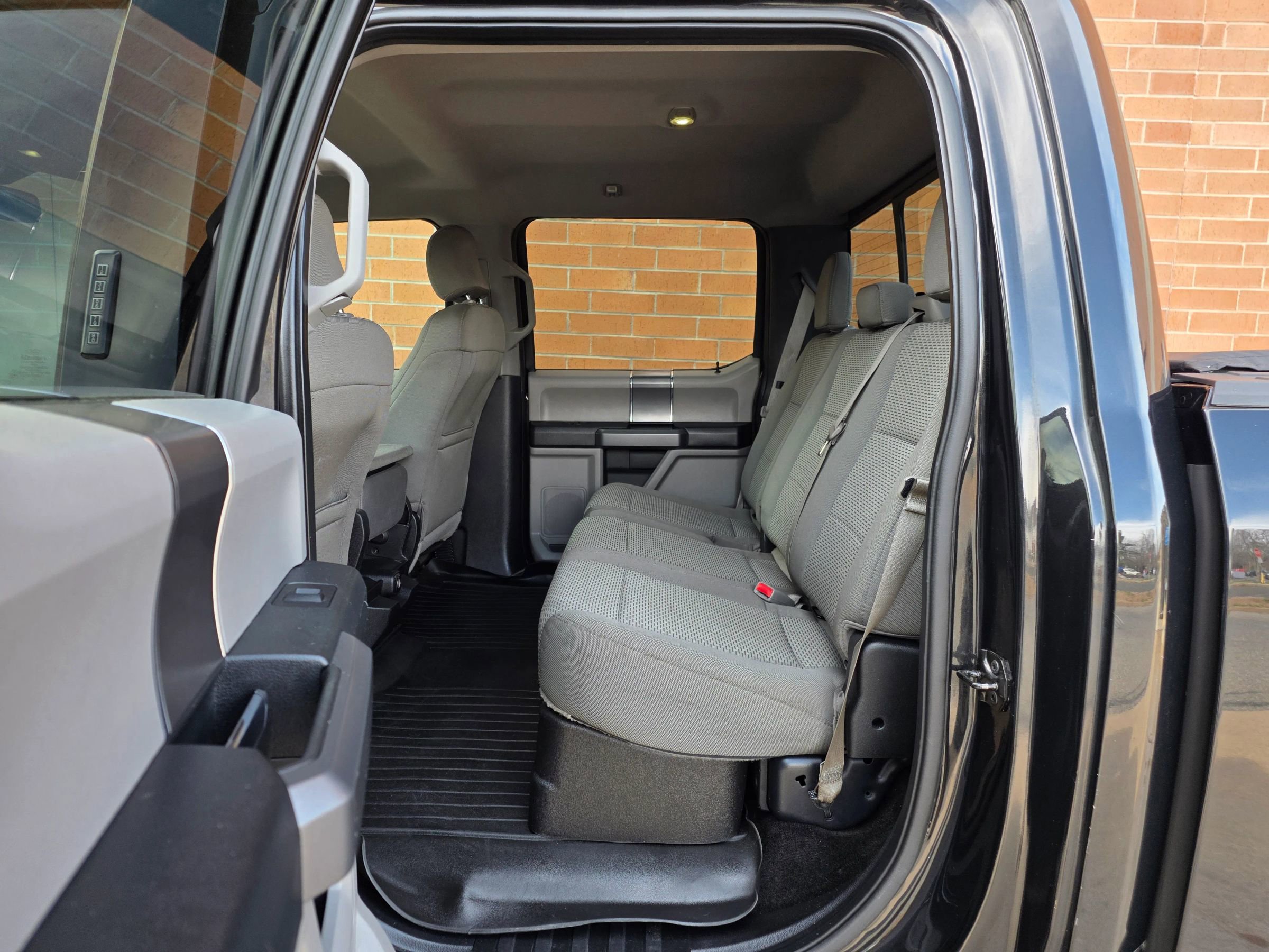 Used 2015 Ford F150 XLT w/ Equipment Group 302A Luxury image 12