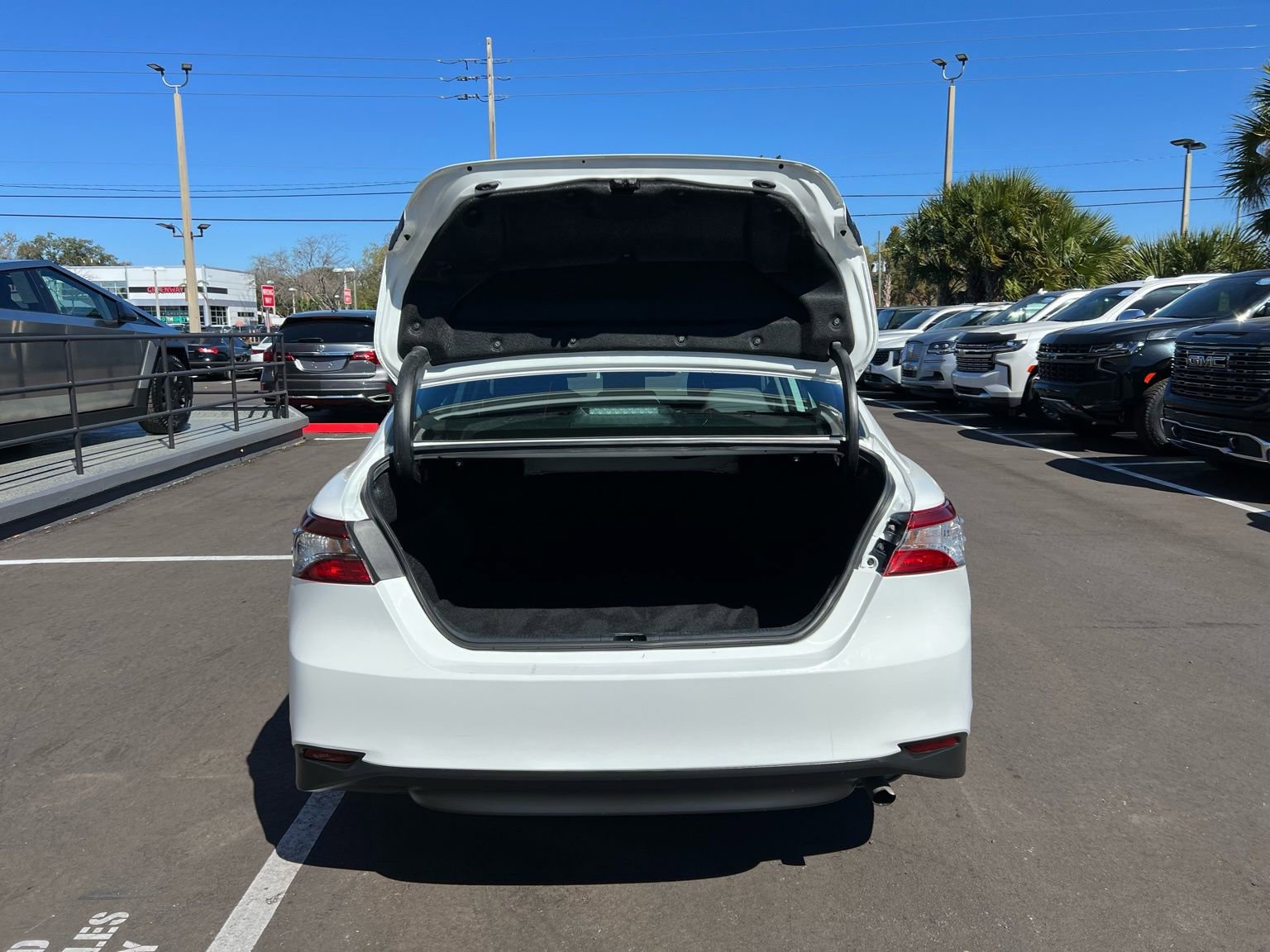 Used 2024 Toyota Camry LE FWD image 17