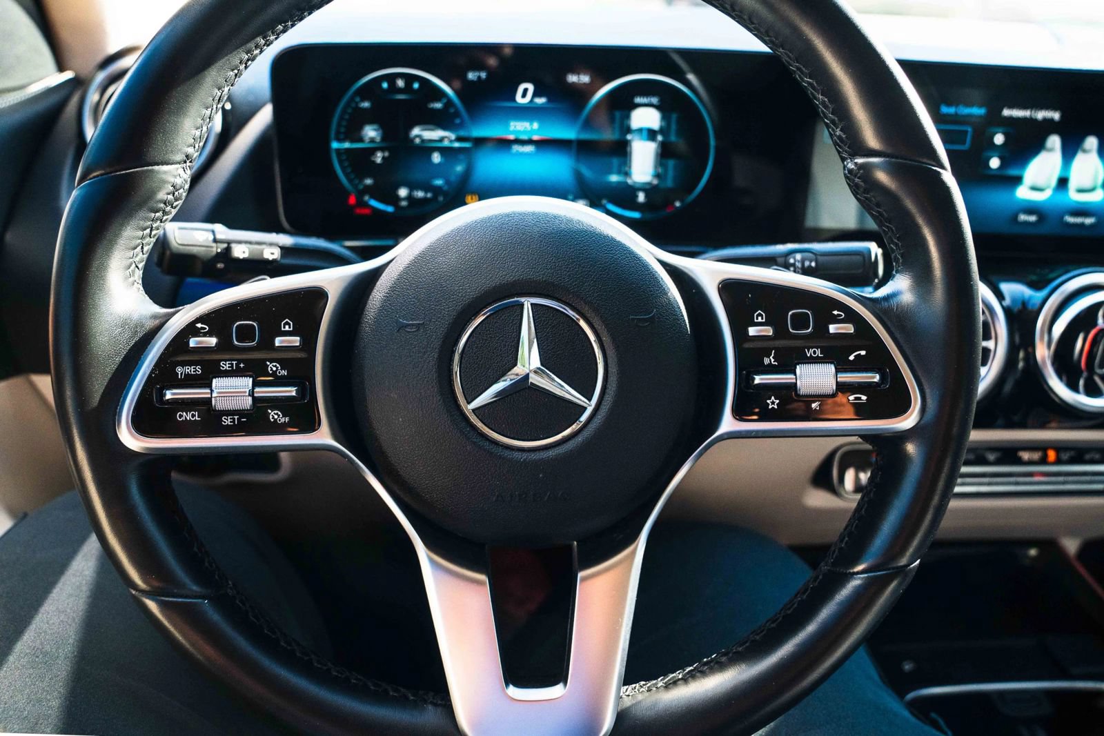 Used 2022 Mercedes-Benz GLA 250 4MATIC w/ Premium Package image 44