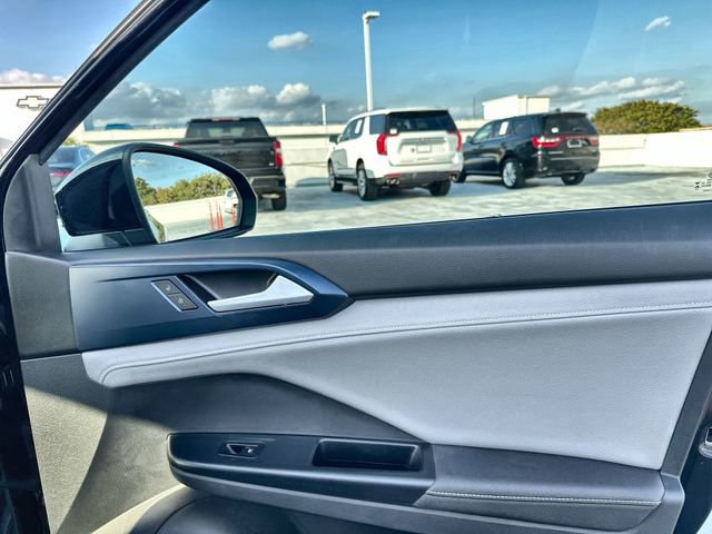 Used 2024 Volkswagen Taos SE image 29