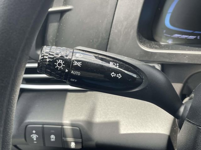 Certified 2024 Hyundai Elantra SE FWD image 28