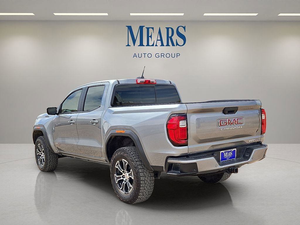 Used 2024 GMC Canyon AT4 w/ AT4 Premium Package AWD/4WD image 3