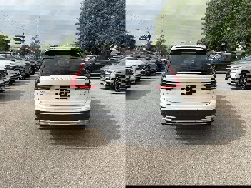 New 2025 Volvo V90 B6 Cross Country Ultra w/ Protection Package Premier image 5