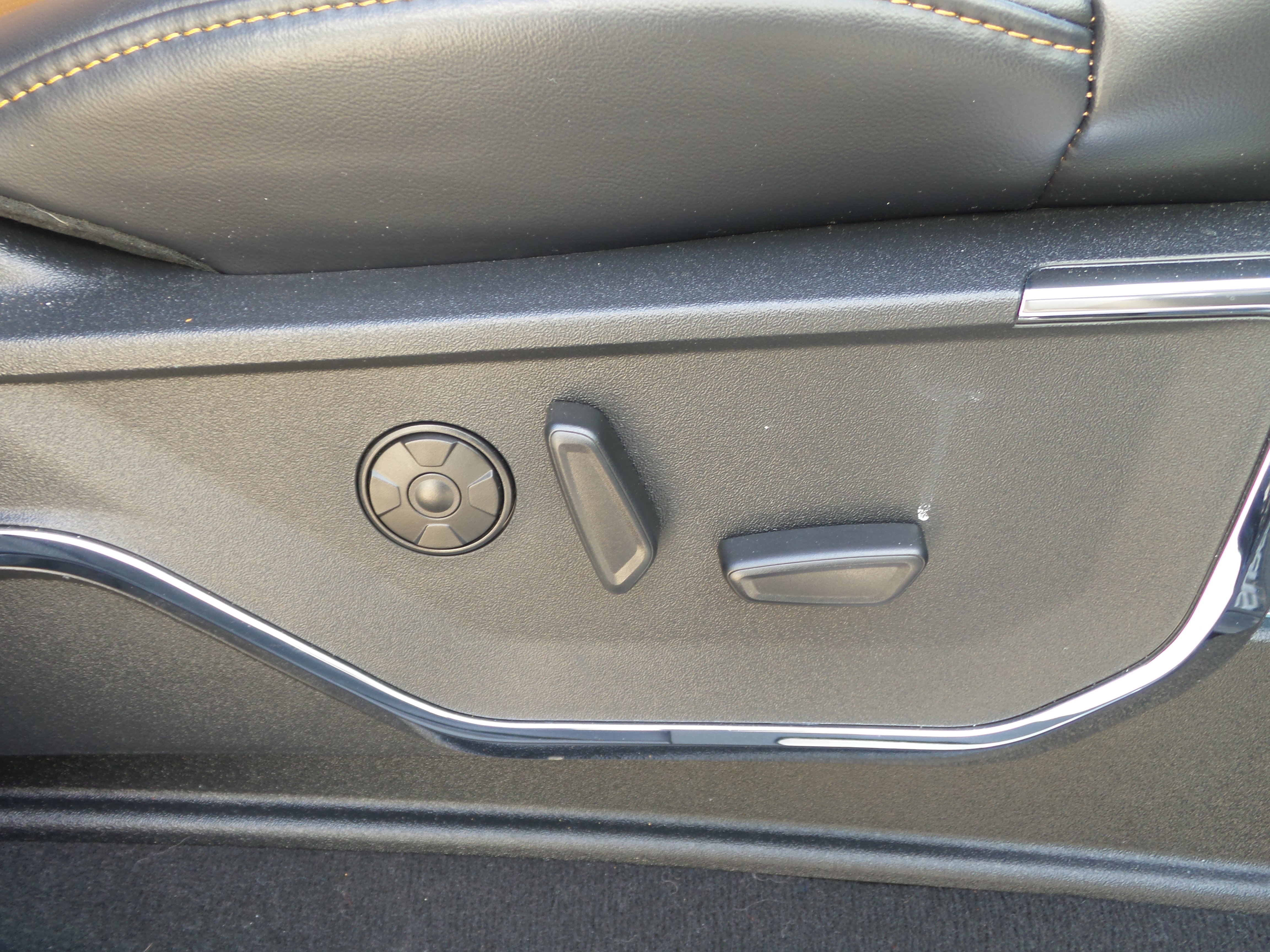 Used 2024 Ford F350 Platinum w/ FX4 Off-Road Package image 61