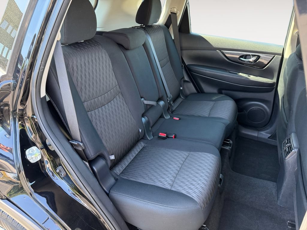 Used 2018 Nissan Rogue S AWD/4WD image 21