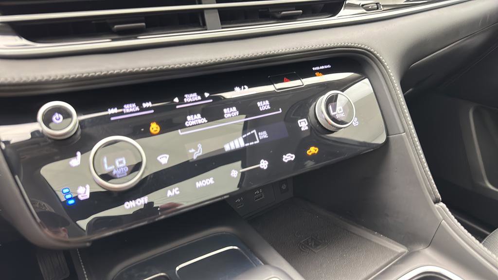 Used 2023 INFINITI QX60 Luxe w/ Vision Package AWD/4WD image 21