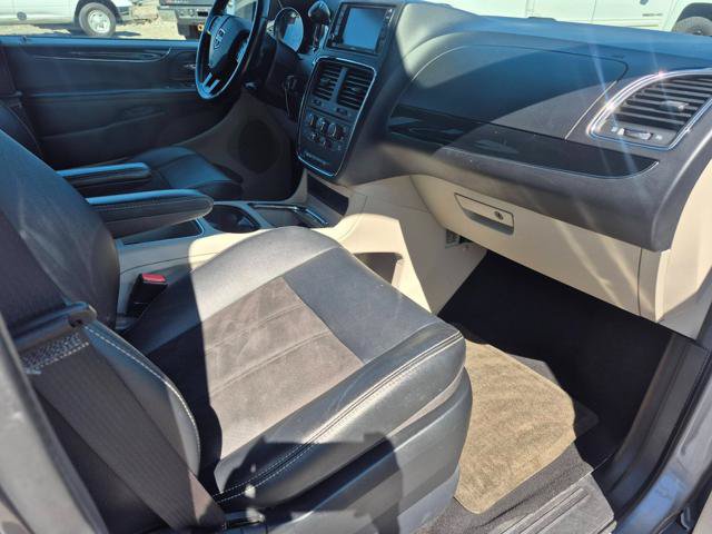 Used 2019 Dodge Grand Caravan SXT FWD image 16
