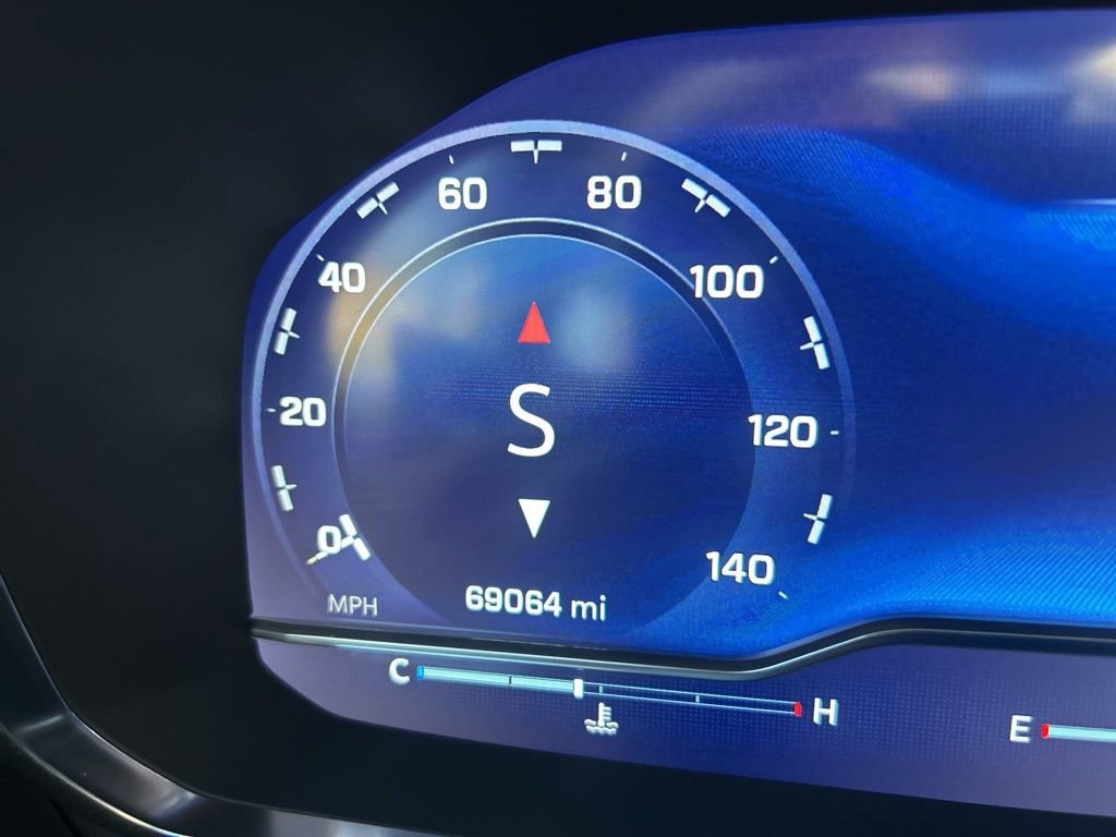 Used 2022 Chevrolet Suburban RST w/ Luxury Package image 27