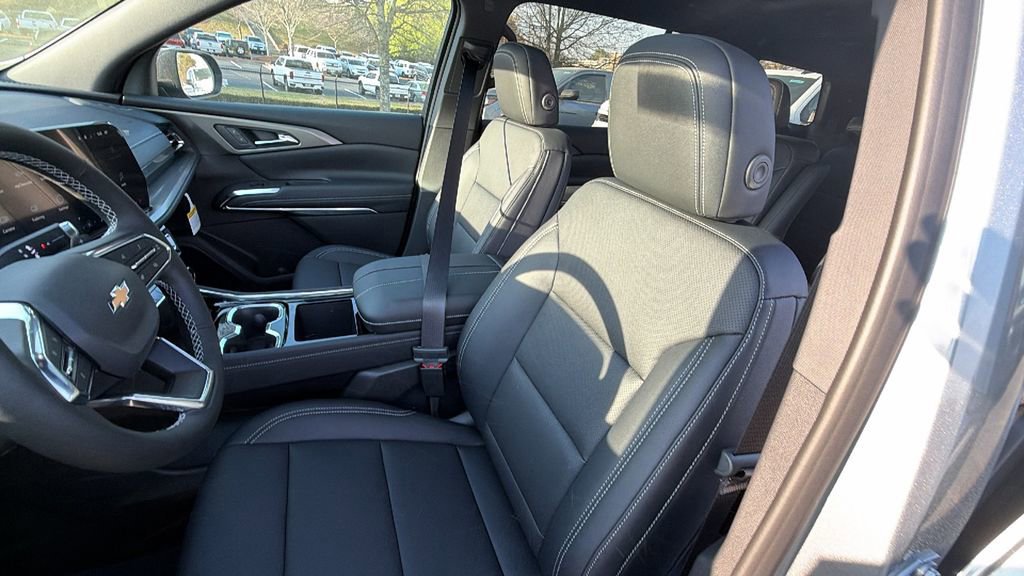 New 2026 Chevrolet Traverse LT w/ Sun and Wheel Package image 14
