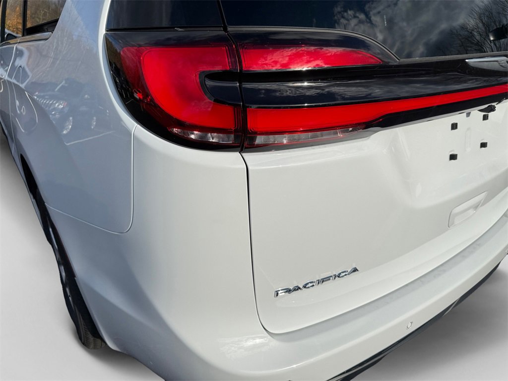 New 2026 Chrysler Pacifica Select image 19