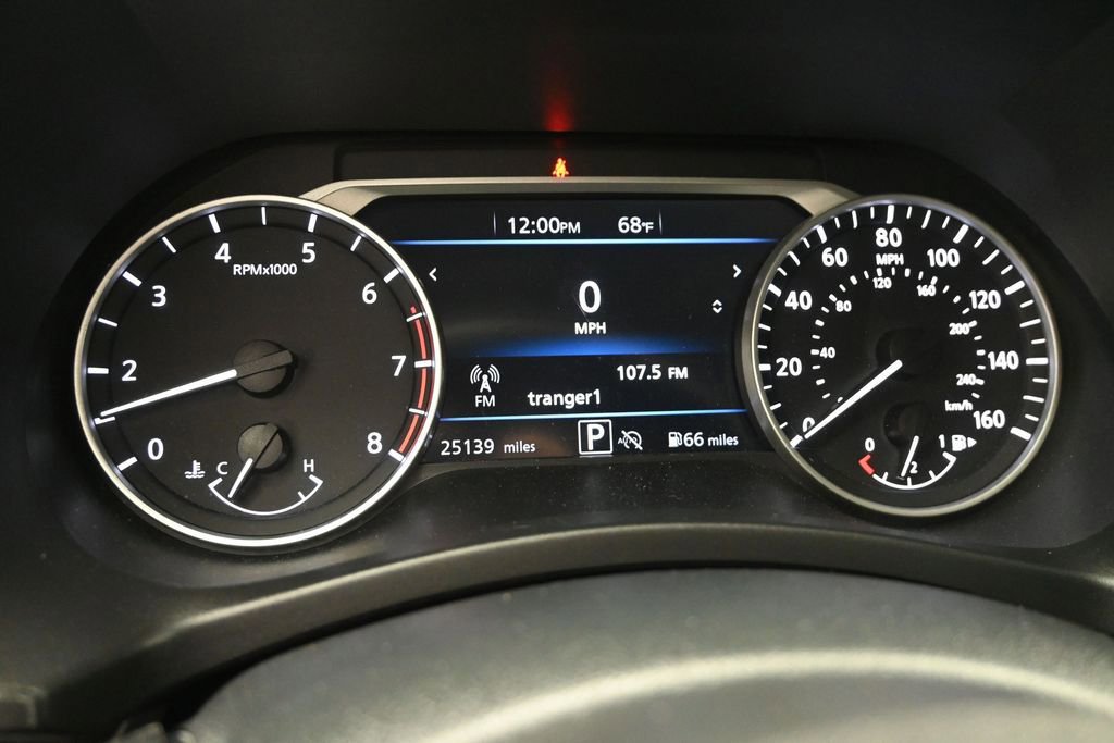 Used 2025 Nissan Sentra SR FWD image 14