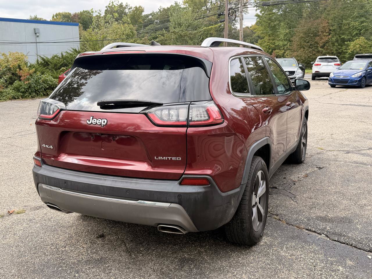 Used 2019 Jeep Cherokee Limited AWD/4WD image 6