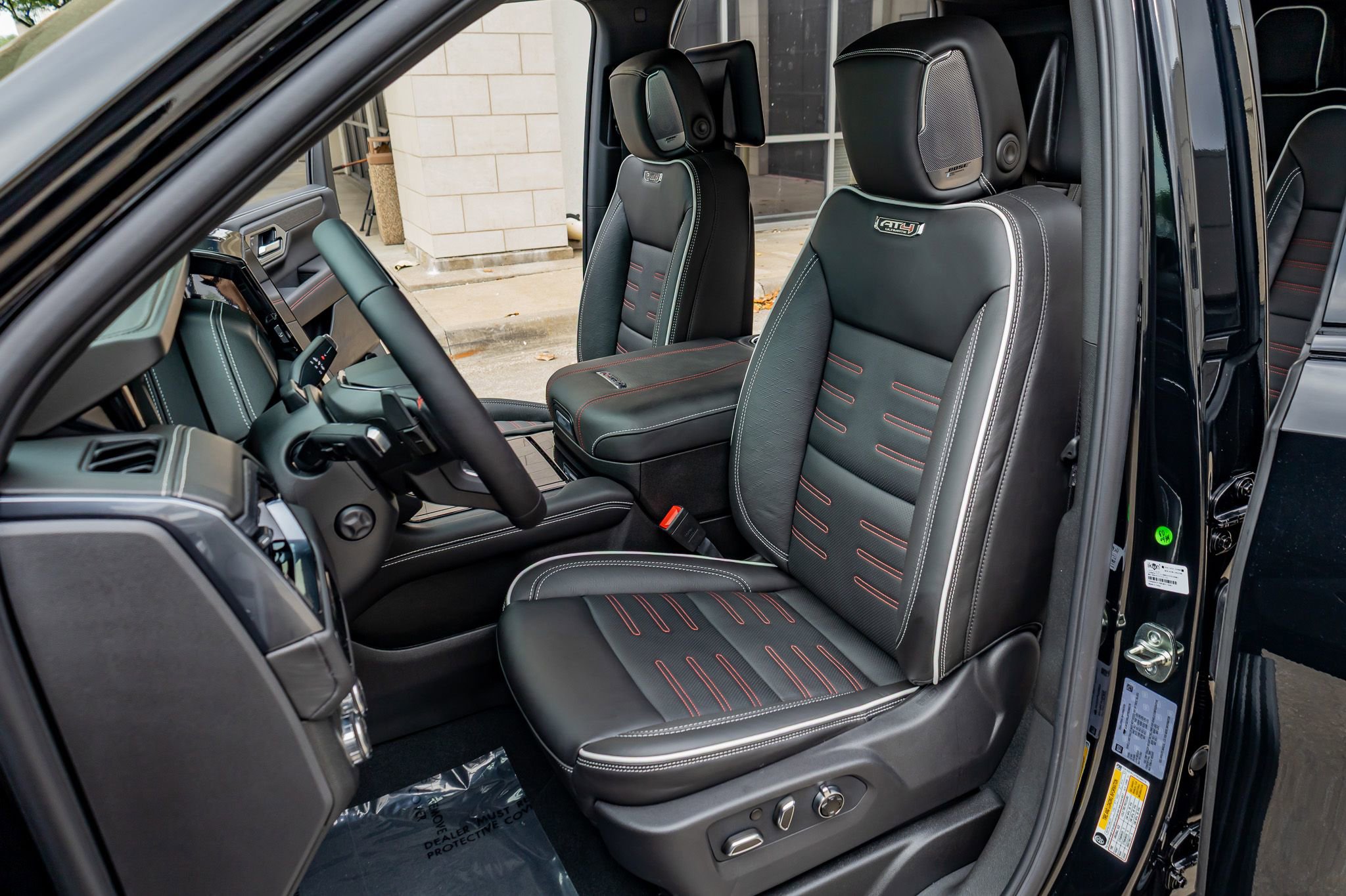 Used 2026 GMC Yukon AT4 Ultimate AWD/4WD image 30