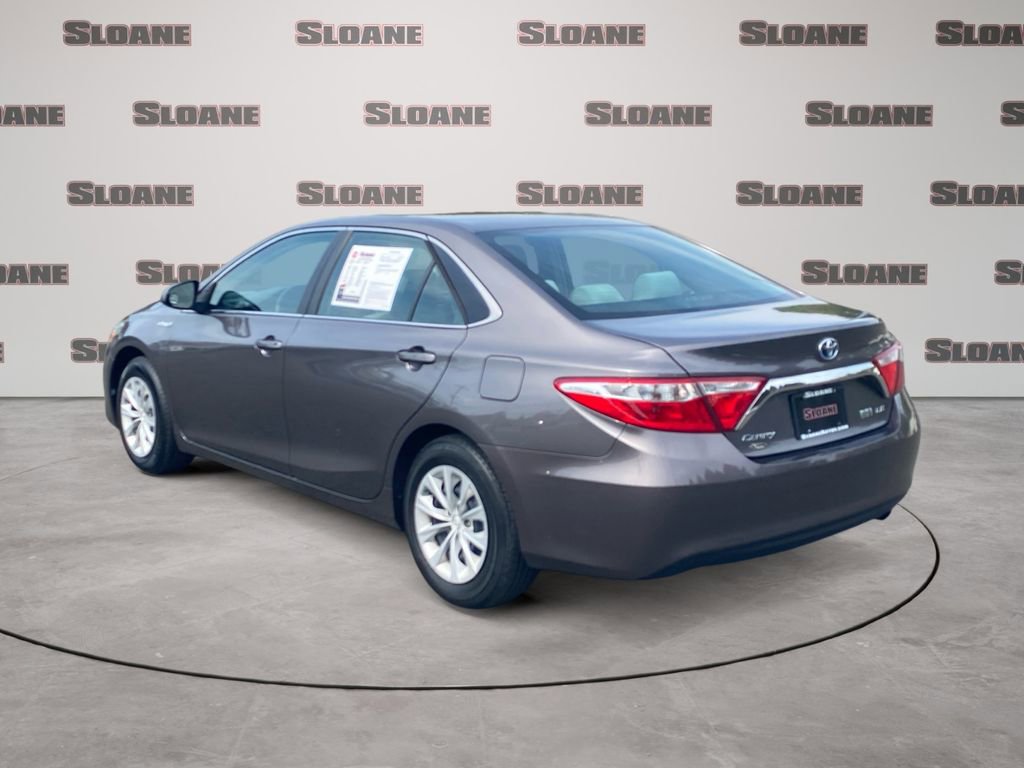 Used 2016 Toyota Camry LE image 3