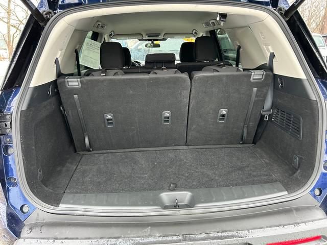 Used 2025 Nissan Pathfinder SV AWD/4WD image 26
