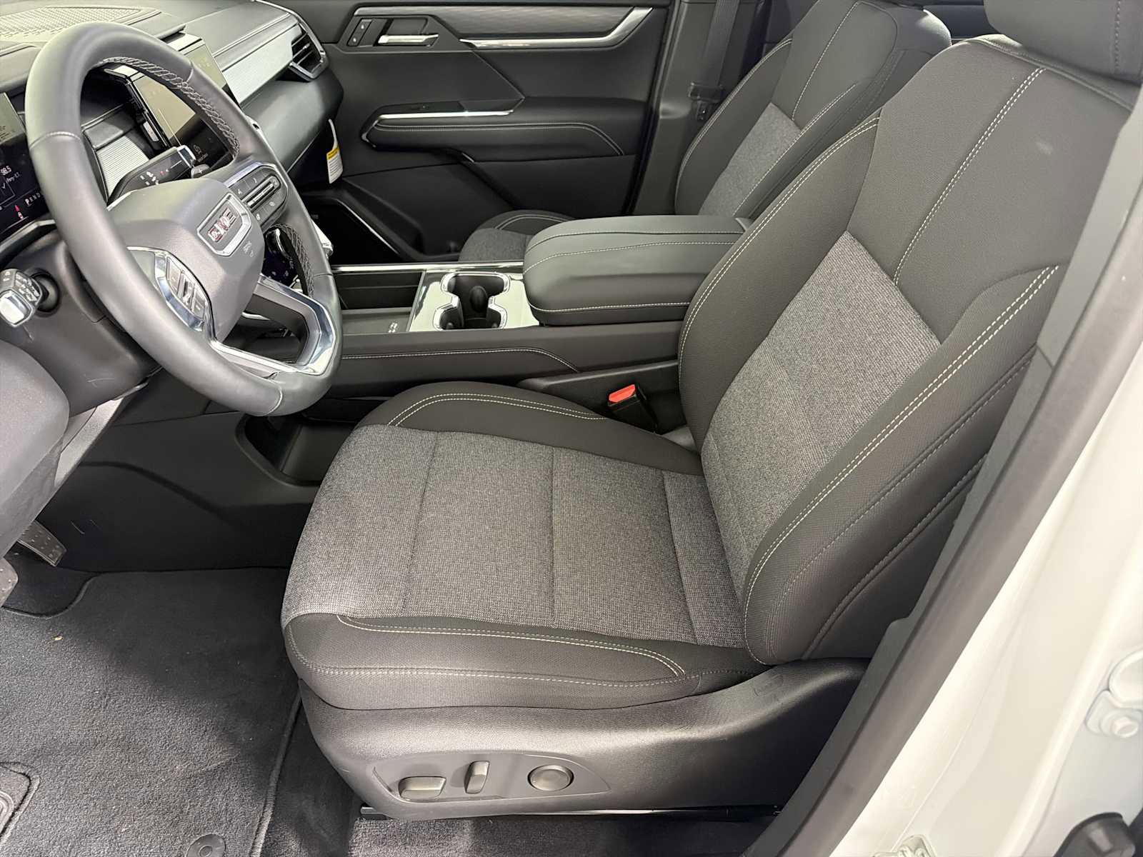 New 2025 GMC Acadia Elevation image 14