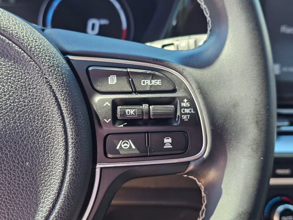 Certified 2022 Kia Niro EX FWD image 33