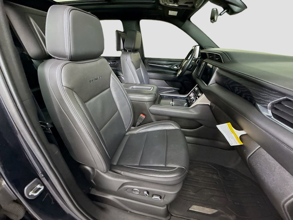 Used 2021 GMC Yukon Denali w/ Denali Premium Package image 31