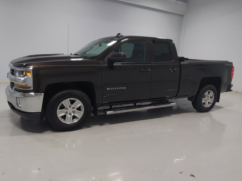 Used 2018 Chevrolet Silverado 1500 LT w/ All Star Edition AWD/4WD image 2