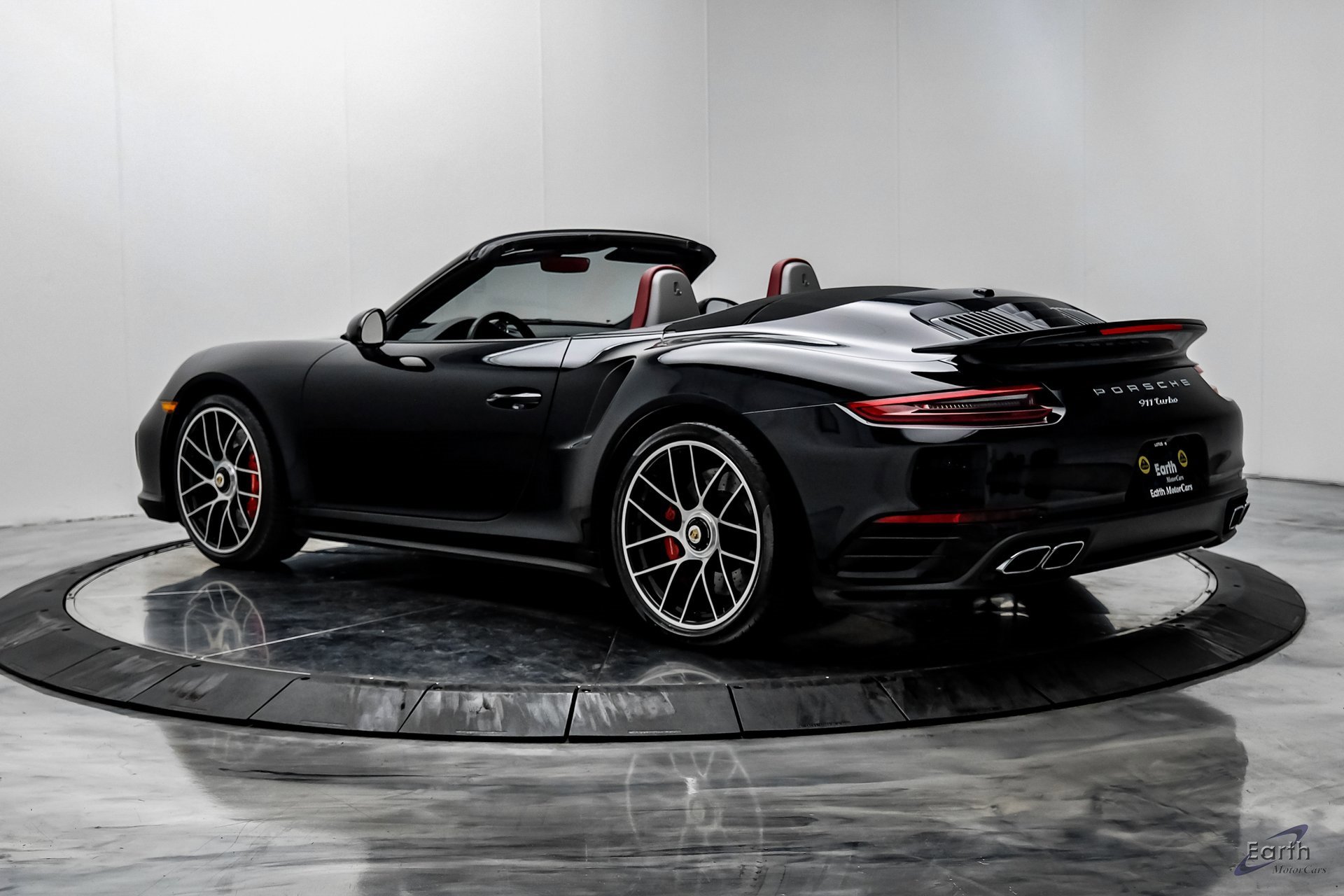 Used 2019 Porsche 911 Turbo image 11
