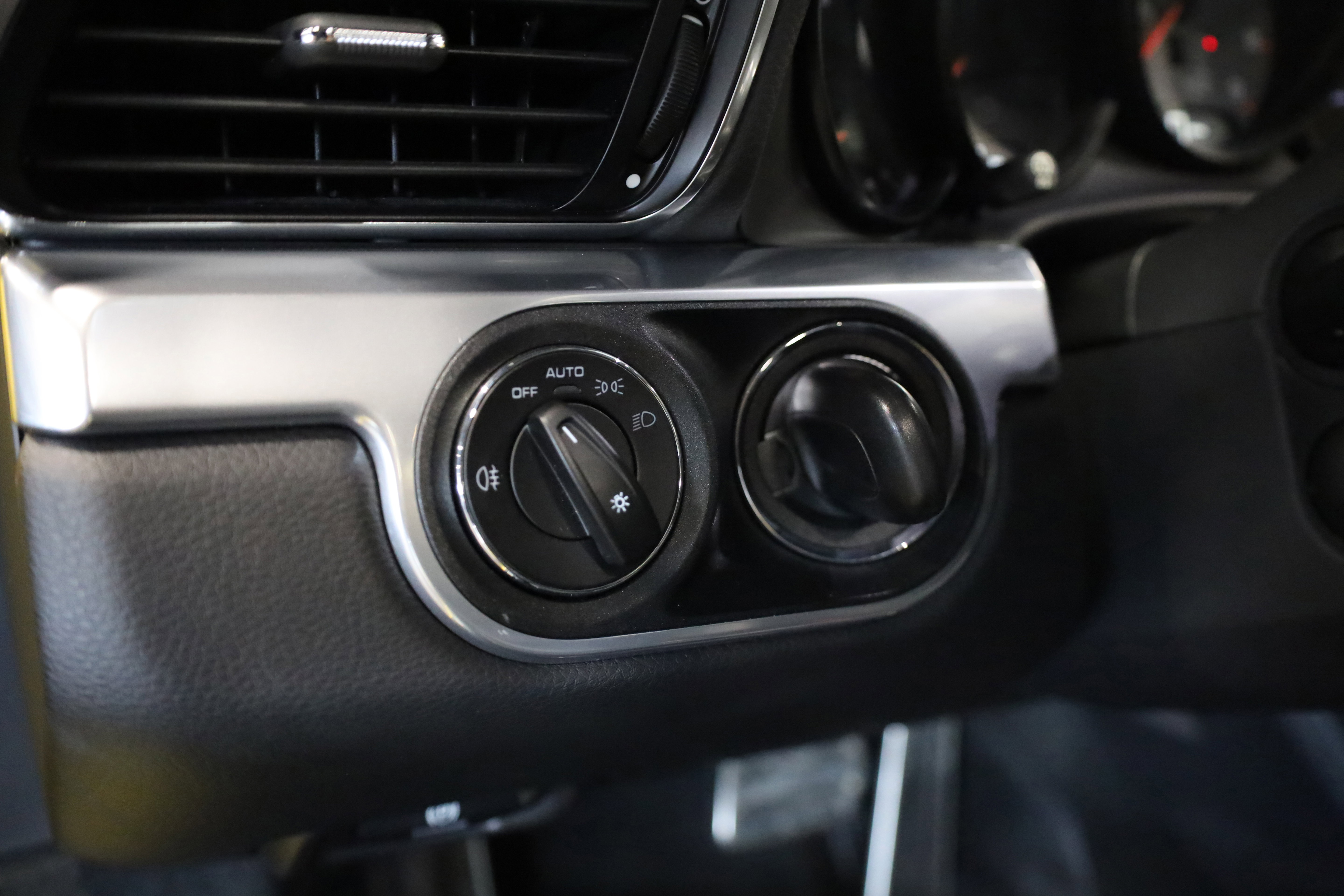 Used 2013 Porsche 911 Carrera 4S image 18