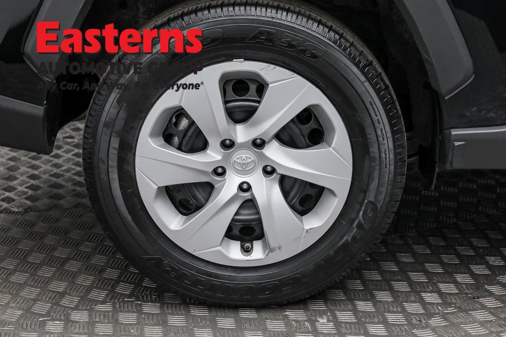 Used 2024 Toyota RAV4 LE image 28