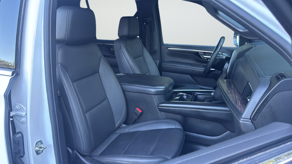 Certified 2025 Chevrolet Tahoe LT AWD/4WD image 19