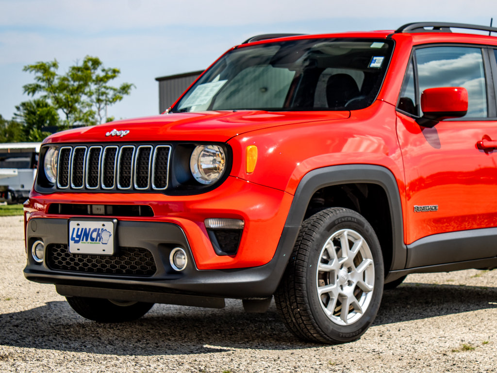 Used 2020 Jeep Renegade Latitude w/ Cold Weather Group AWD/4WD image 18