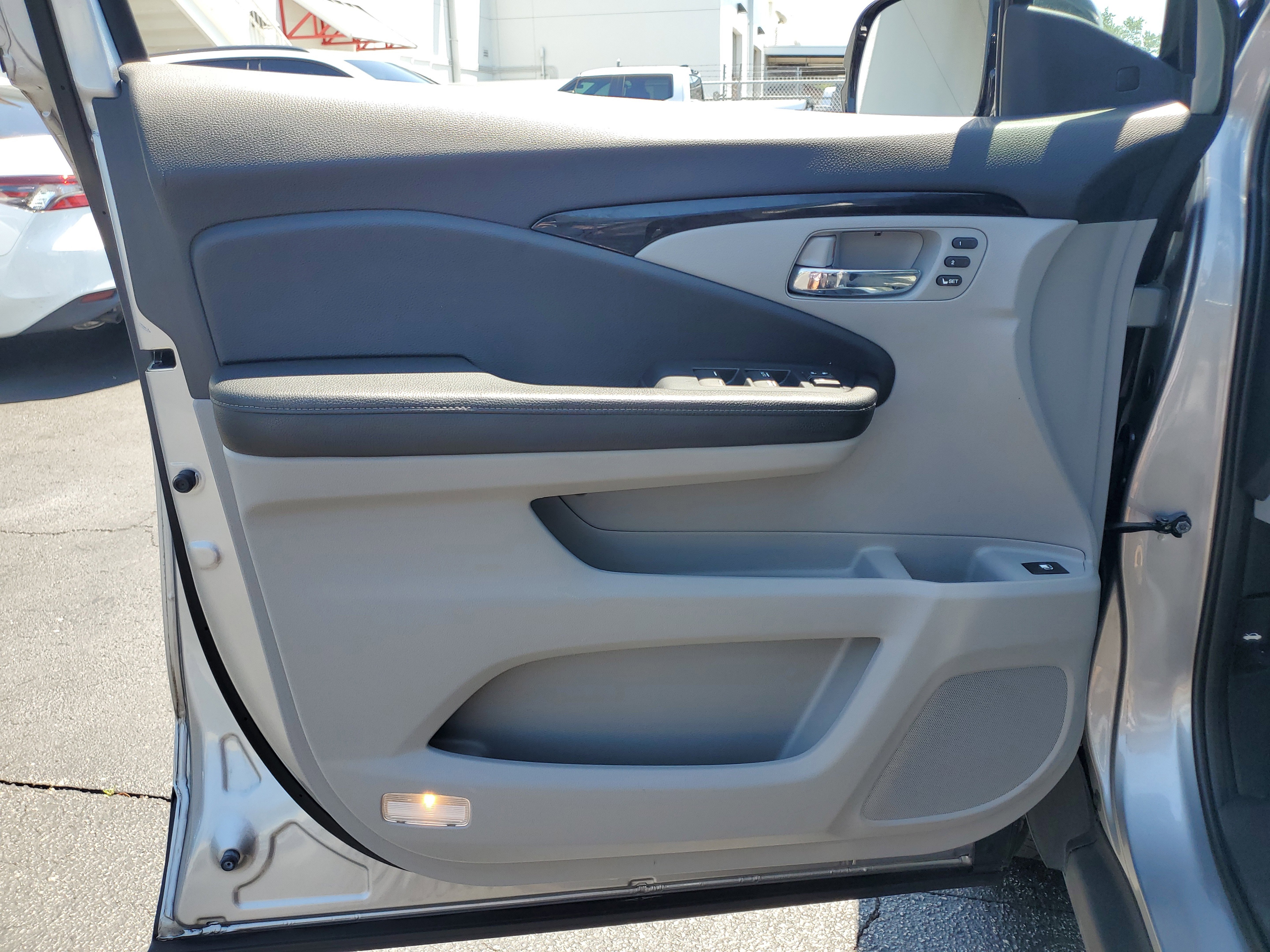 Used 2018 Honda Ridgeline RTL-E image 16