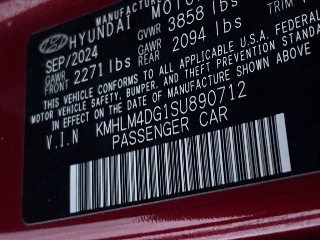 Used 2025 Hyundai Elantra Sport image 16