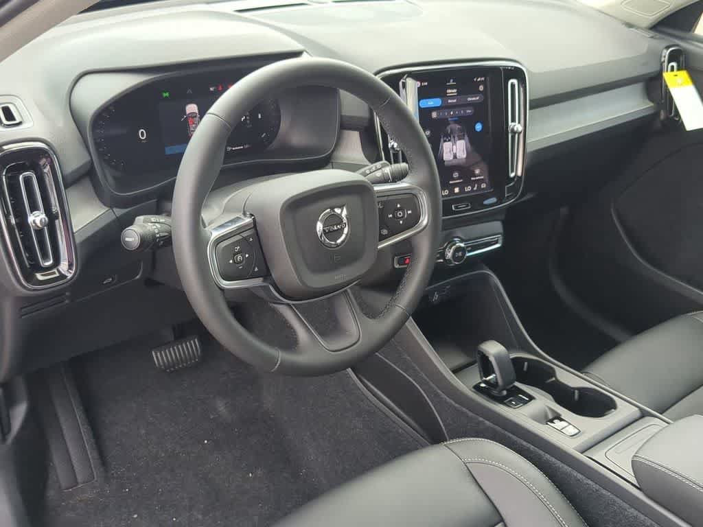 New 2026 Volvo XC40 B5 Core w/ Protection Package Premier AWD/4WD video 2
