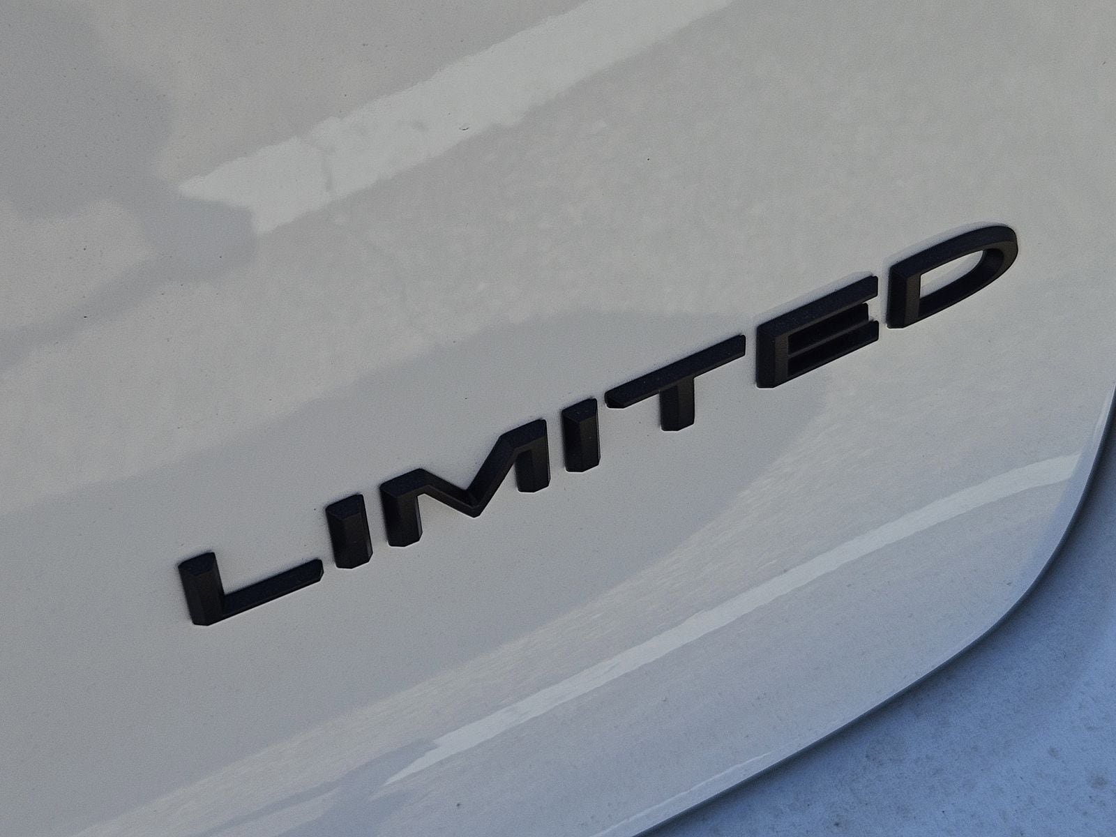 New 2025 Chrysler Pacifica Limited FWD image 12