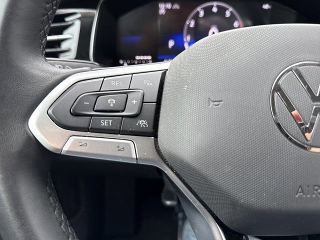 Used 2025 Volkswagen Jetta SE w/ Black Wheel Package image 19