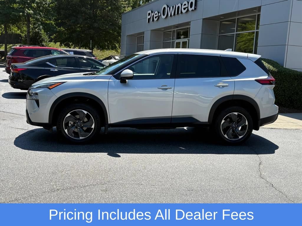 Used 2025 Nissan Rogue SV AWD/4WD image 5