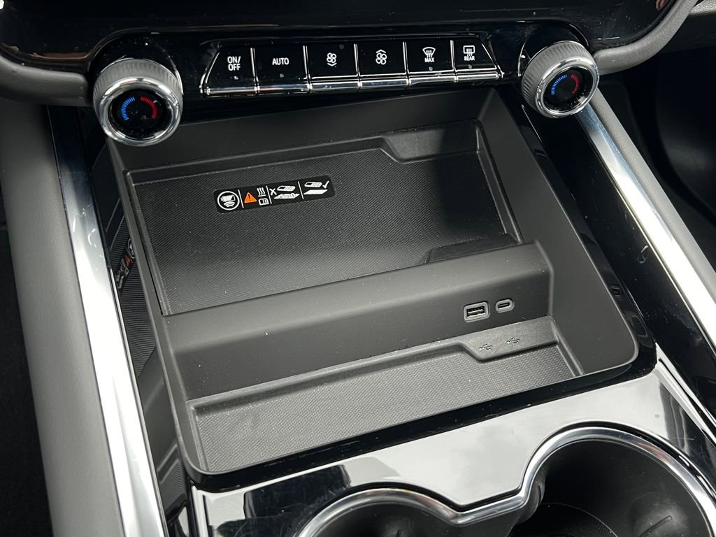 Used 2025 Chevrolet Tahoe LT image 31