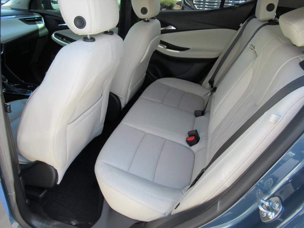 Used 2025 Buick Encore GX Avenir w/ Avenir Technology Package image 32