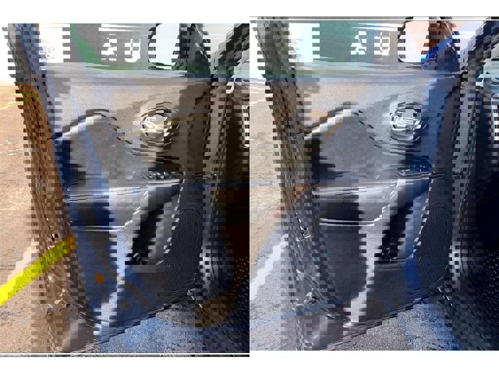 Used 2020 Jeep Cherokee Latitude Plus w/ Cold Weather Group image 24