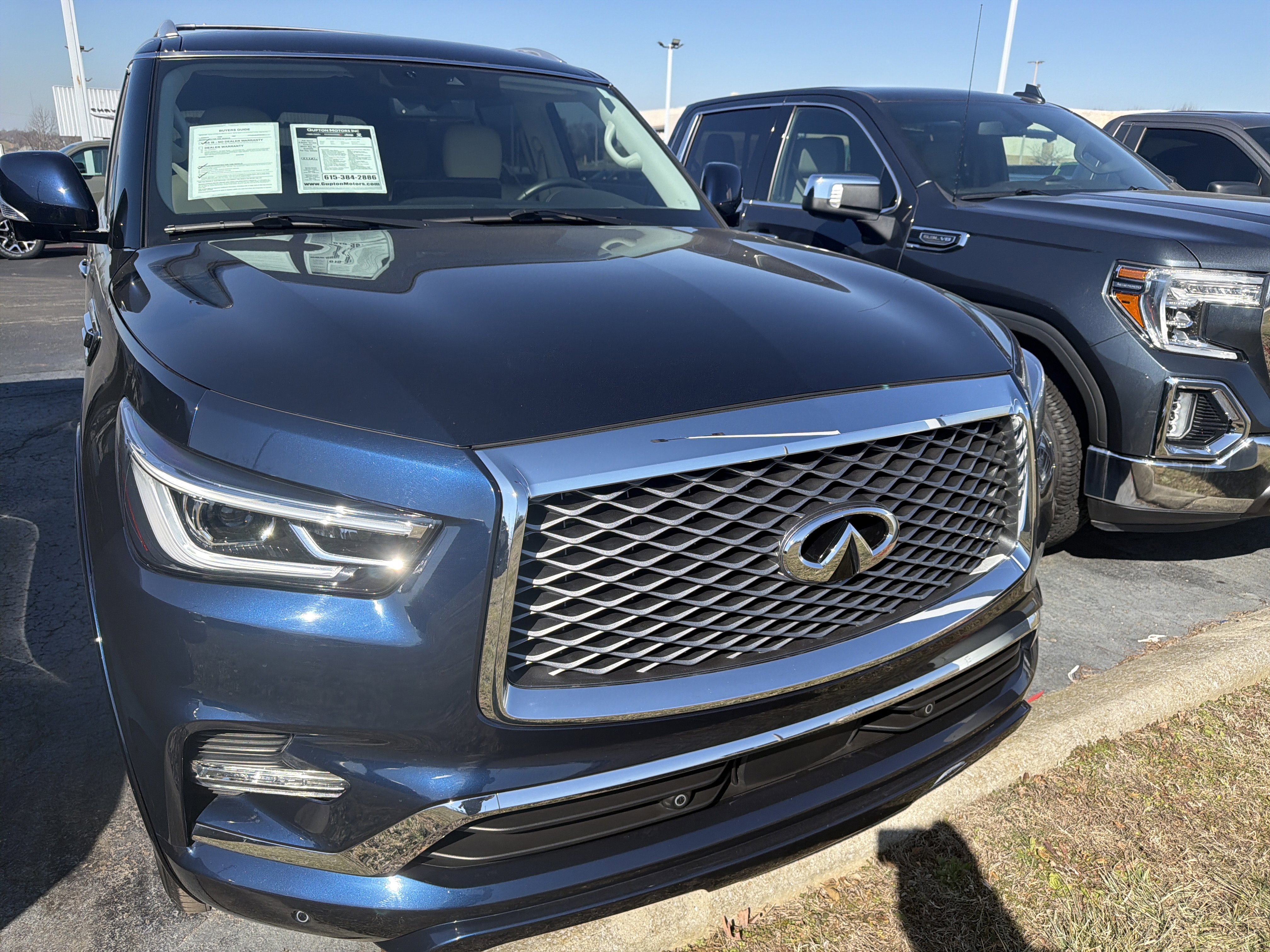 Used 2023 INFINITI QX80 Luxe w/ All-Season Package image 2