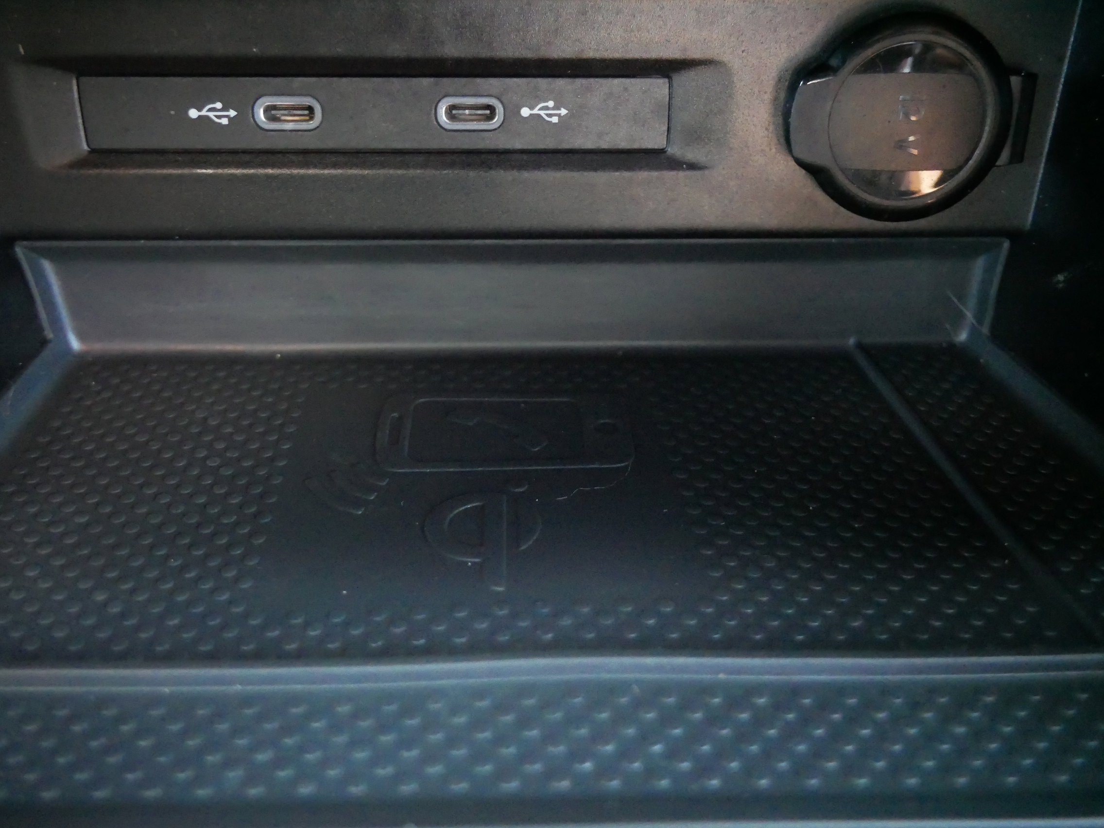 Used 2024 Volkswagen Tiguan SEL R-Line image 28