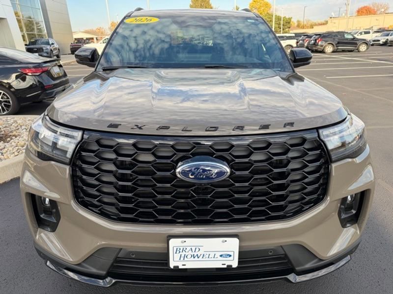New 2026 Ford Explorer ST-Line w/ ST-Line Street Pack image 3
