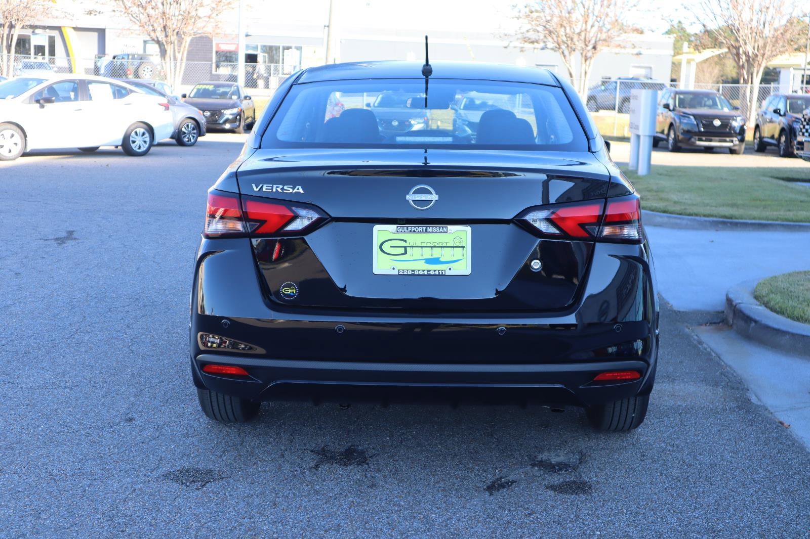 Used 2025 Nissan Versa S w/ Trunk Package FWD image 5