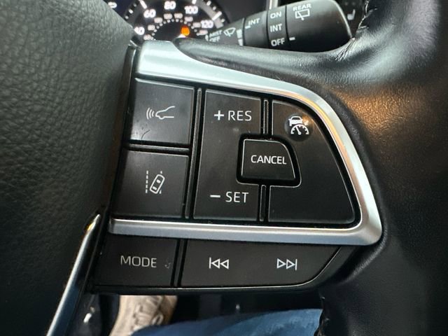 Used 2020 Toyota Highlander XLE image 35