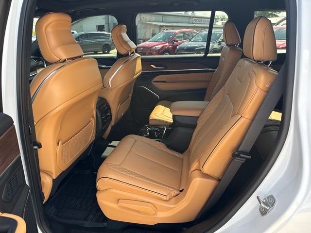 Used 2025 Jeep Grand Cherokee L Summit AWD/4WD image 23