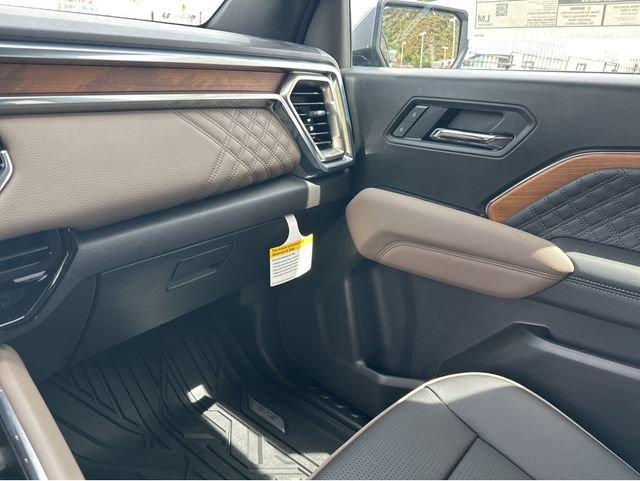 New 2026 GMC Canyon Denali w/ LPO, Denali Black Edition AWD/4WD image 14